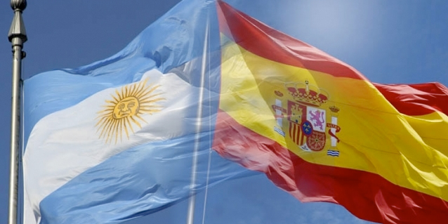 Banderas de Argentina y Espaa