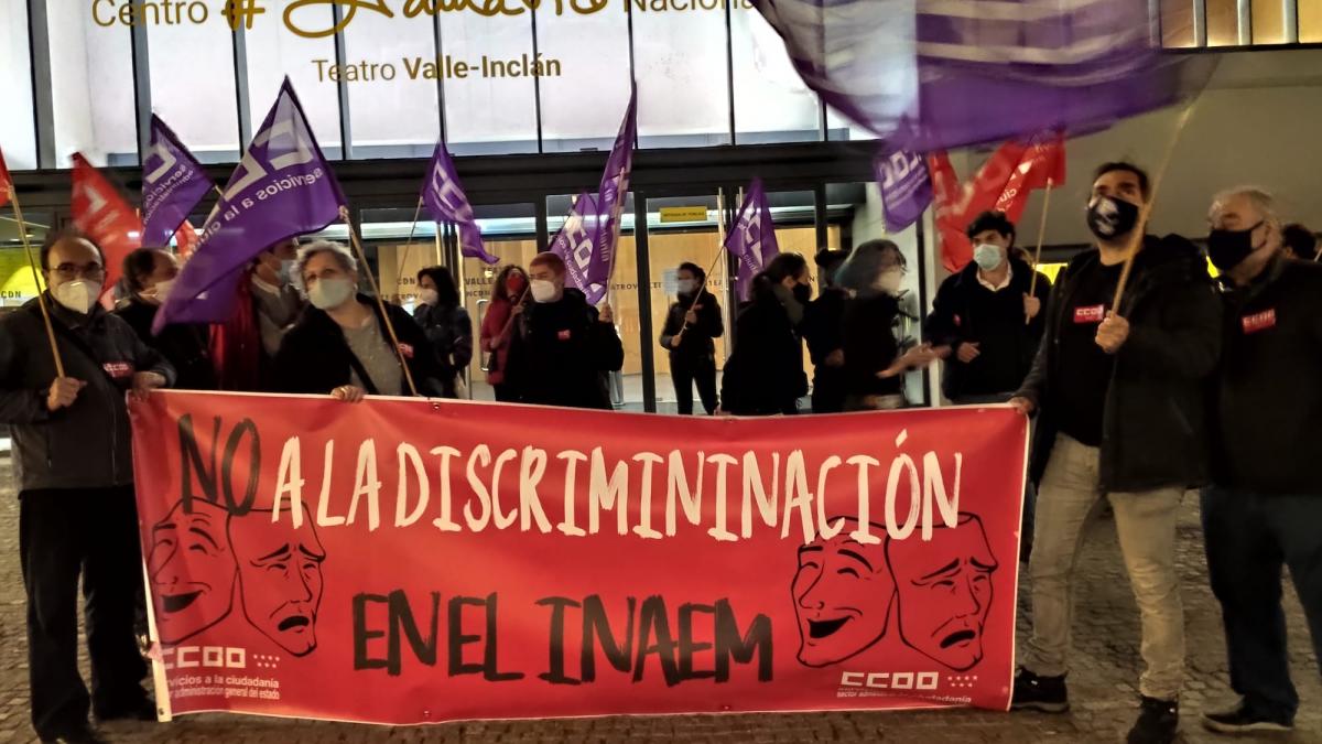 Concentracin de CCOO en el Teatro Valle-Incln