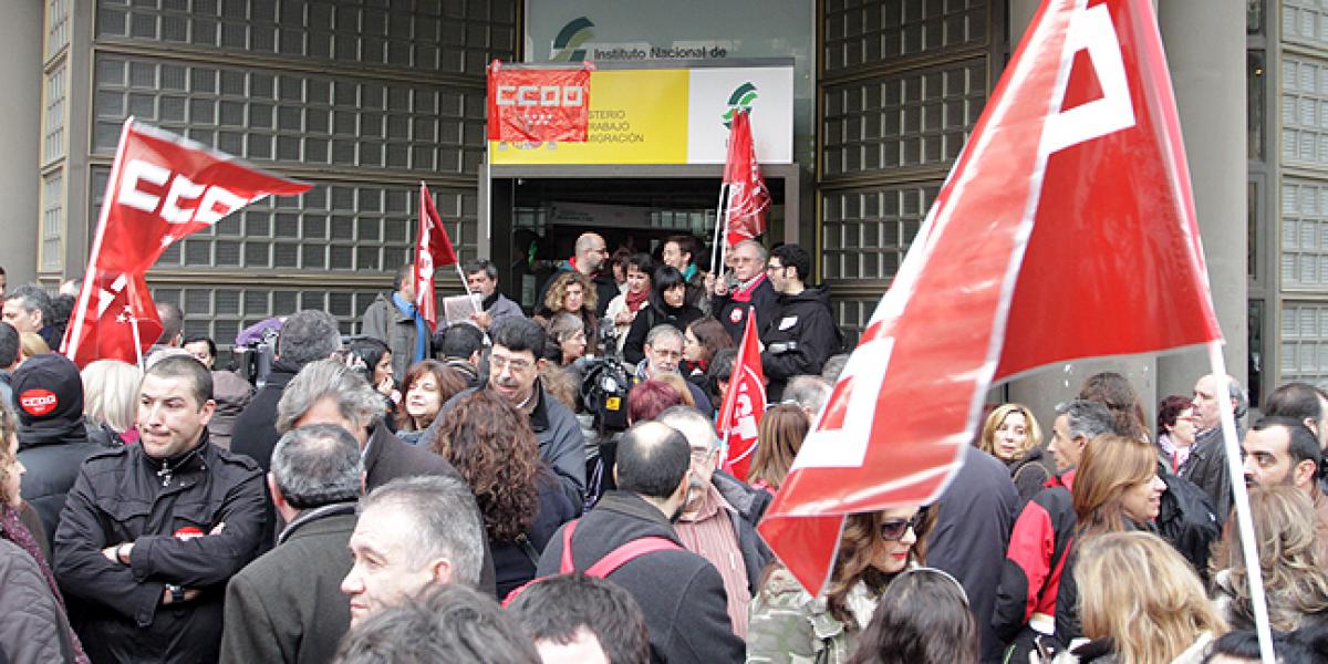 Cientos de delegados sindicales ocupan la sede de la Seguridad Social