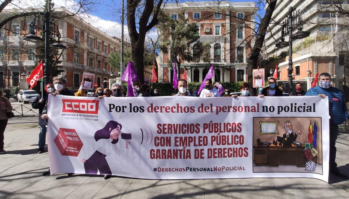 Concentracin del 12M en la sede del Ministerio de Interior