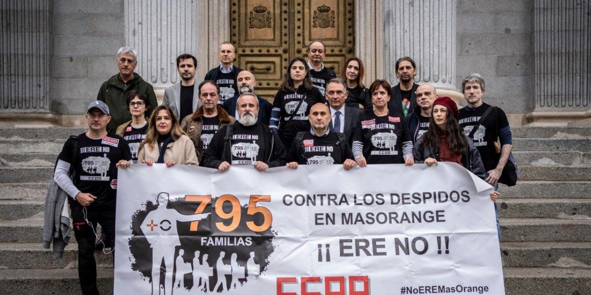 Concentracin ante el Congreso de los Diputados contra el ERE en MasOrange