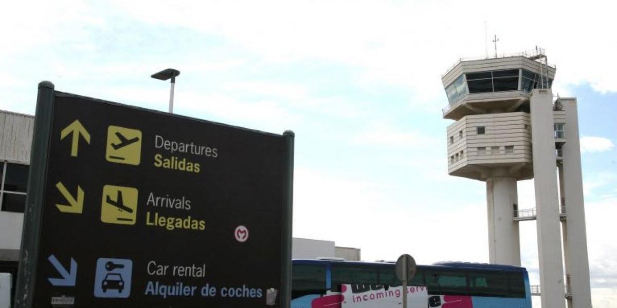 Torre de control del aeropuerto de Lanzarote