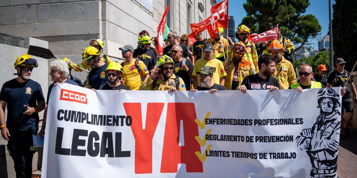 Manifestación de bomberos y bomberas forestales en Madrid el 29 de junio de 2026