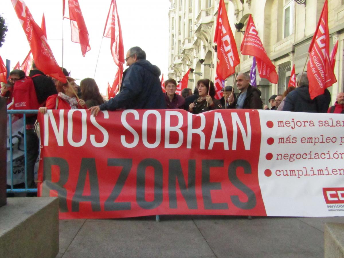 Concentracin #NosSobranRazones en la AGE delante del Congreso de los Diputados
