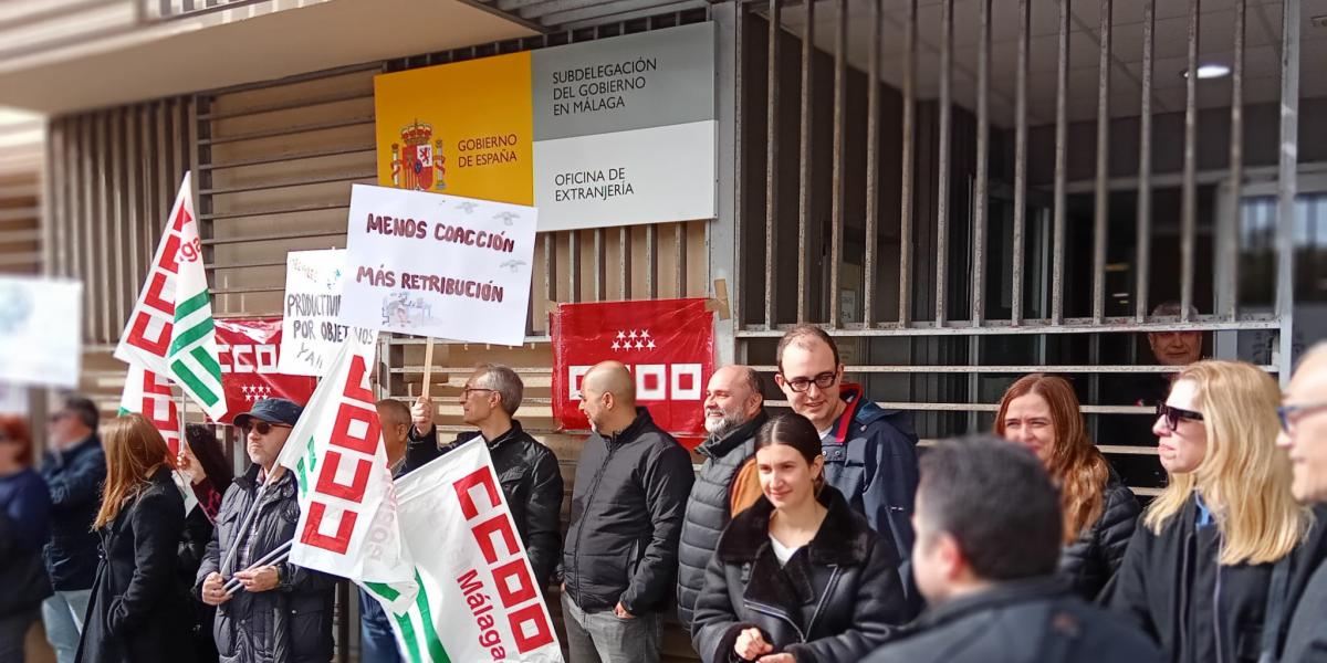 Una protesta ante la Oficina de Extranjera de la Subdelegacin del Gobierno en Mlaga