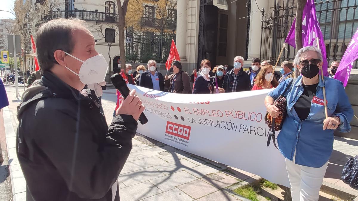 Concentracin #CumpleSinRecortes de CCOO en la sede de la Secretara de Estado de Funcin Pblica