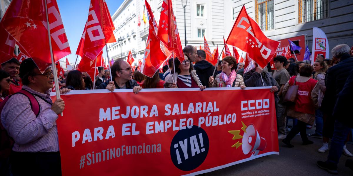 Concentracin del rea Pblica de CCOO para exiger al Gobierno una subida salarial para las empleadas y empleados pblicos