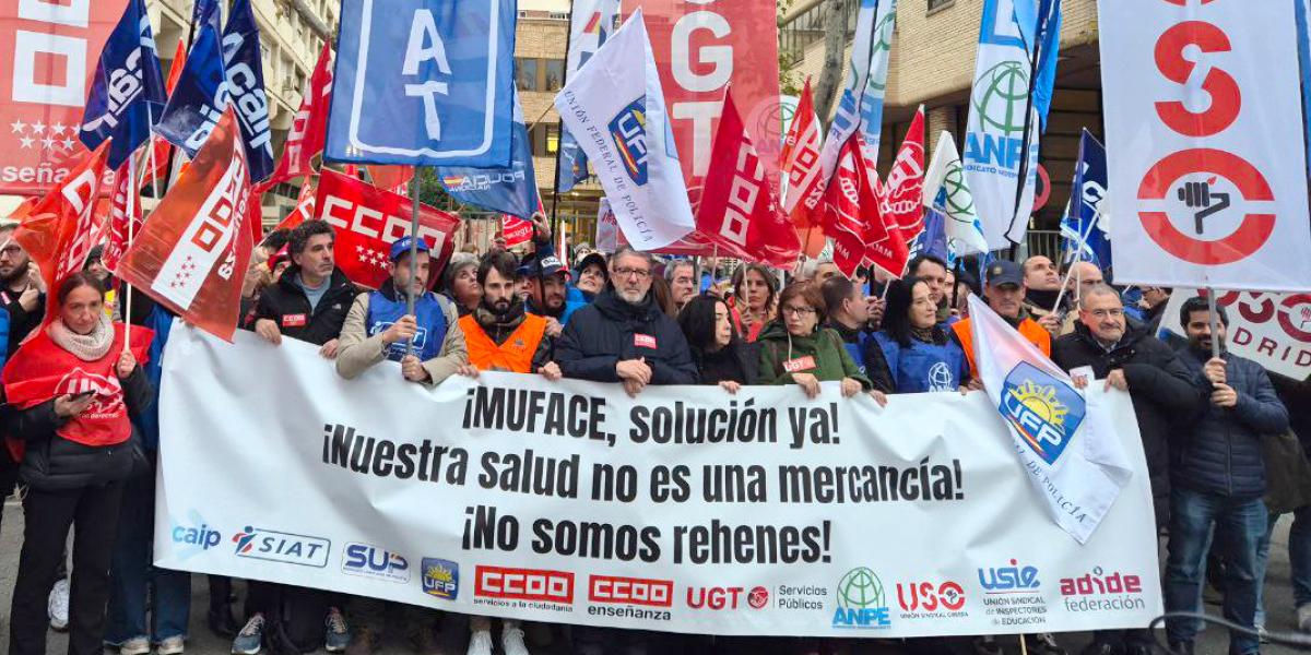 Concentracin para exigir la renovacin del convenio con las aseguradores para las y los mutualistas de MUFACE