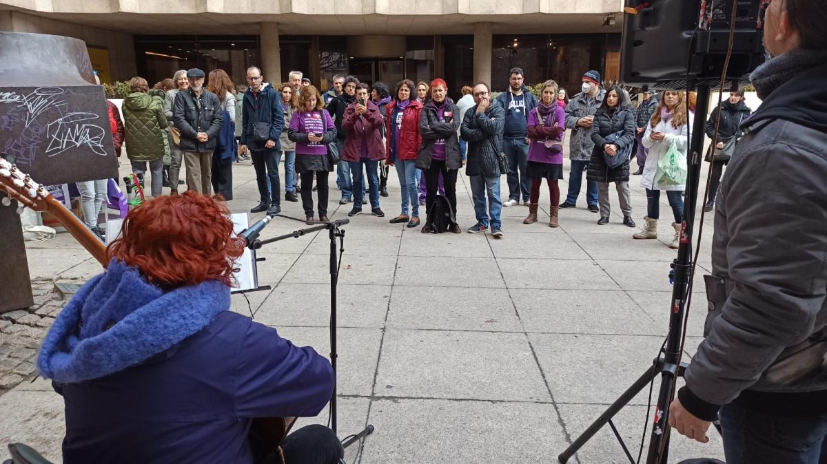 Concentracin organizada por CCOO MECD en la Plaza del Rey