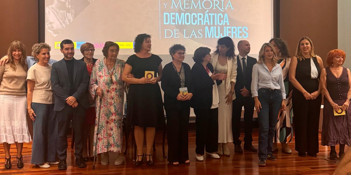 Acto en el que Alicia Snchez ha sido premiada por su labor en la lucha por la democracia