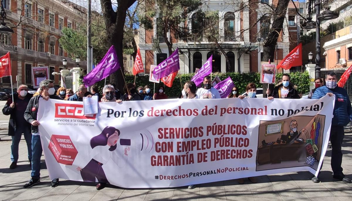 Concentracin del 12M en la sede del Ministerio de Interior