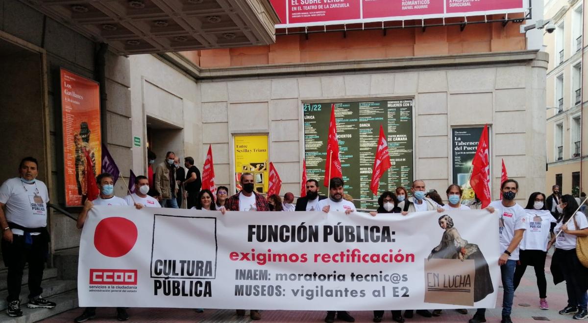 Concentracin de CCOO en el Teatro de la Zarzuela.